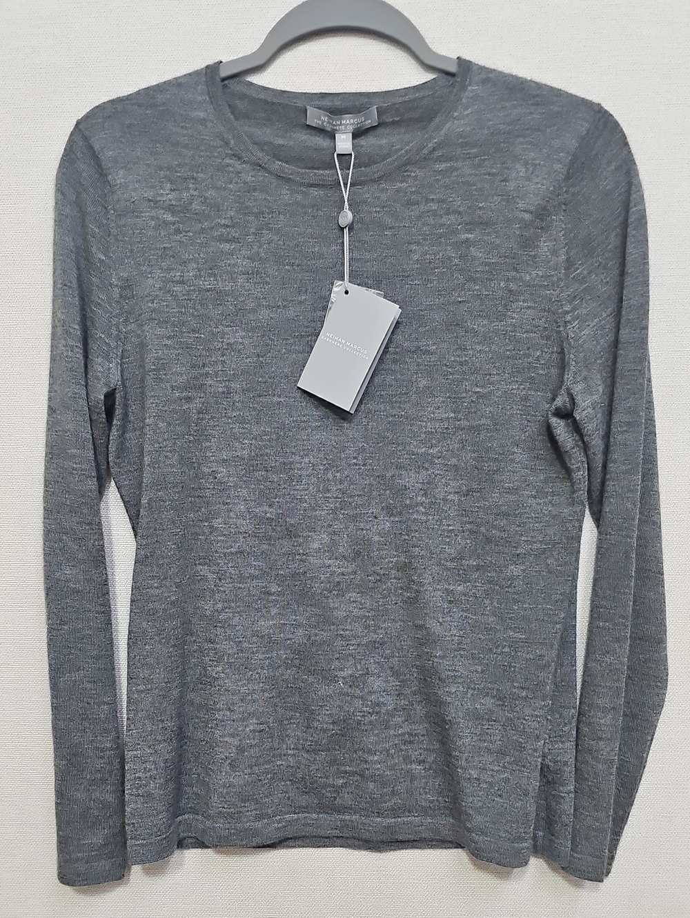 NEIMAN MARCUS CREWNECK CASHMERE SWEATER BFPM-09-197